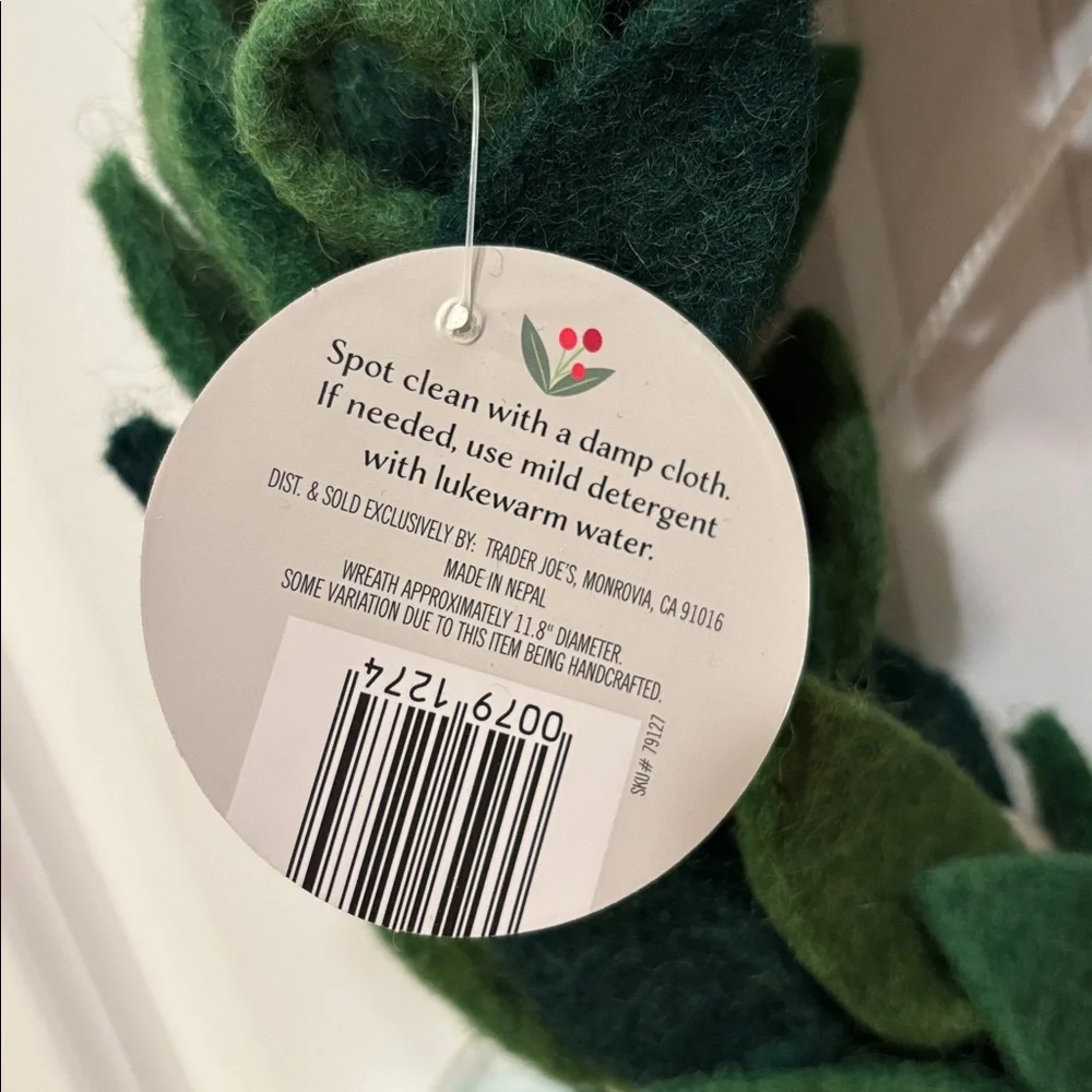 🎄 Trader Joe’s Crafted Felted Wool Christmas Wreath Made in Nepal 🎄